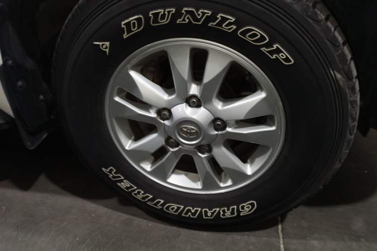 Used Toyota Land Cruiser 2010 4.0L Automatic VX
