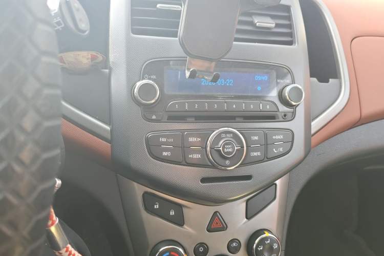 Used Chevrolet Aveo Sonic 2011 Hatchback 1.6L MT SX
