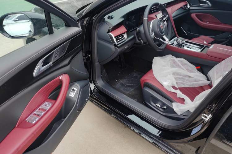 Used Hongqi H5 2025 Model 1.5T DCT Xuan Ying 2 Million Units Commemorative Edition