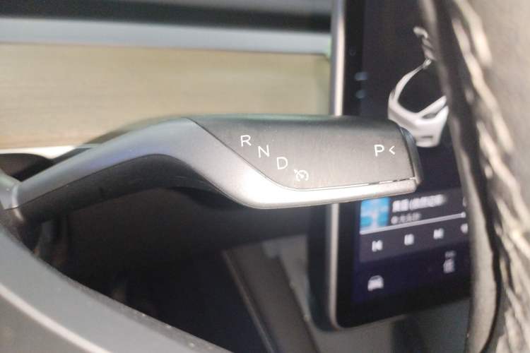 Used Tesla Model Y 2021 Standard Range Rear-Wheel Drive Version
