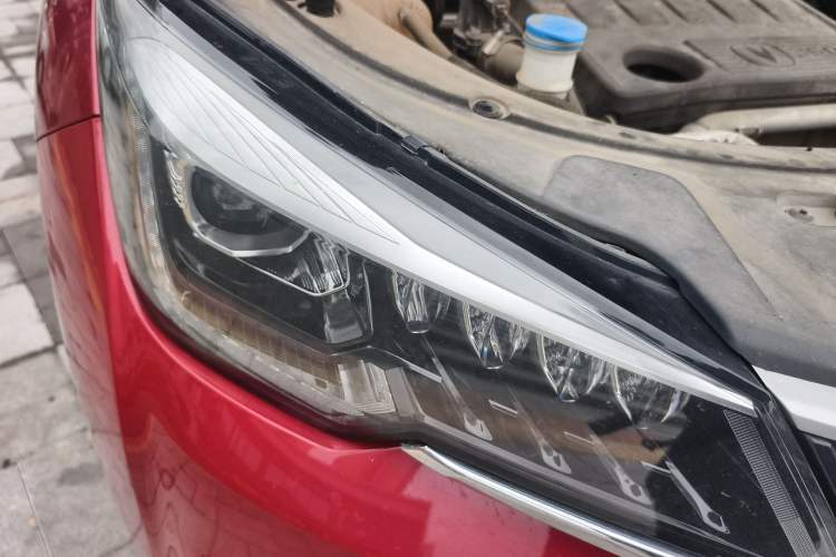 Used CHANGAN CS85 COUPE 2019 2.0T Automatic Luxury Edition China VI Standard Right Front Headlight