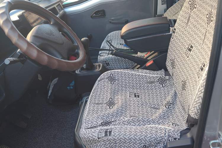 Used Wuling Zhiguang 2023 1.5L Practical Version 5/7 Seats
