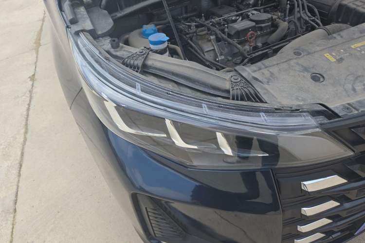 Used GAC Trumpchi M6 2021 PRO 270T Automatic Luxury Edition Right Front Headlight