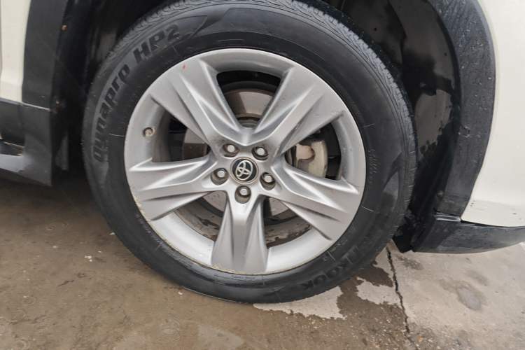 Used Toyota Highlander 2018 2.0T Four-Wheel Drive Luxury Edition 7 Seats China V Emission Standard