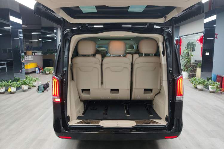 Used Mercedes-Benz V-Class 2024 V 300 L Long Wheelbase Prestige Edition Trunk