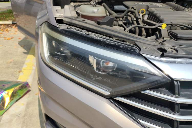 Used Volkswagen Sagitar 2020 200TSI DSG Comfort Version China VI Standard Right Front Headlight