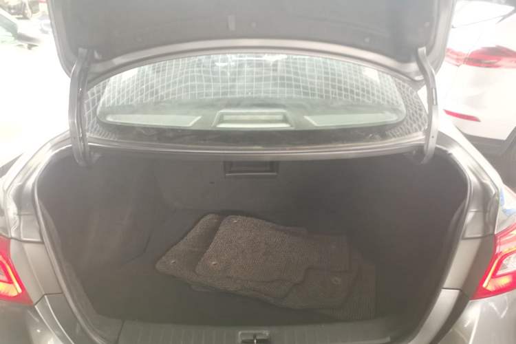 Used Nissan Sylphy 2016 1.6 XL CVT Deluxe Edition Trunk