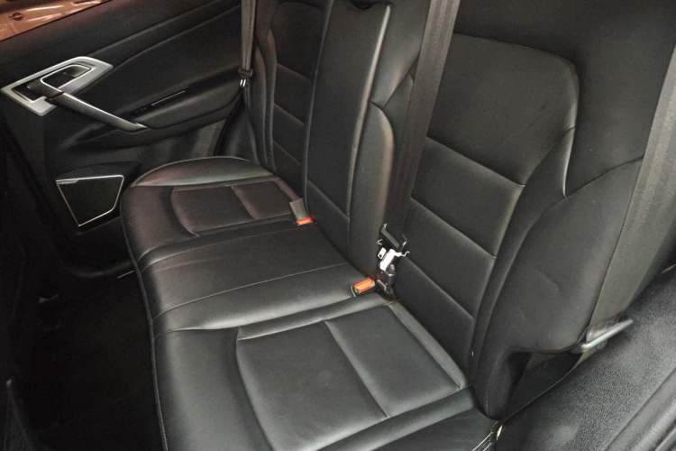 Used Geely Auto Emgrand X7 Sport 2016 1.8TD Automatic Smart Connectivity Version Left Rear Seat