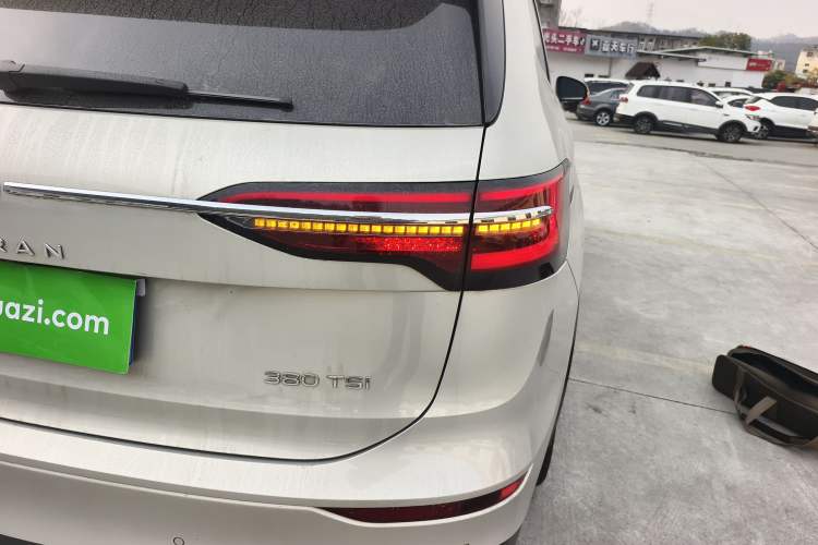 Used Volkswagen Viloran 2022 380TSI Luxury Edition