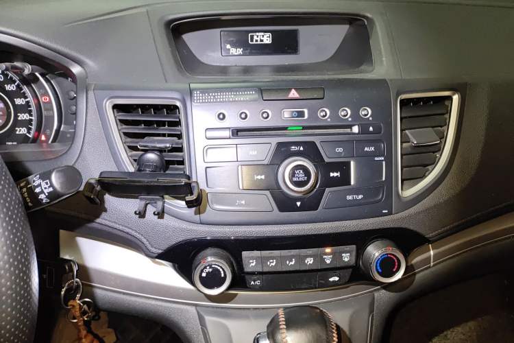 Used Honda CR-V 2015 2.0L two-wheel drive urban version