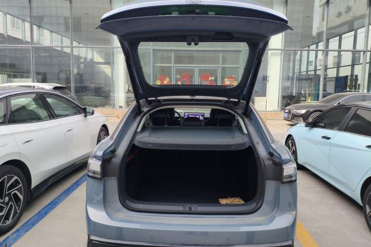 Used Volkswagen ID.7 VIZZION 2024 PRO Model Trunk