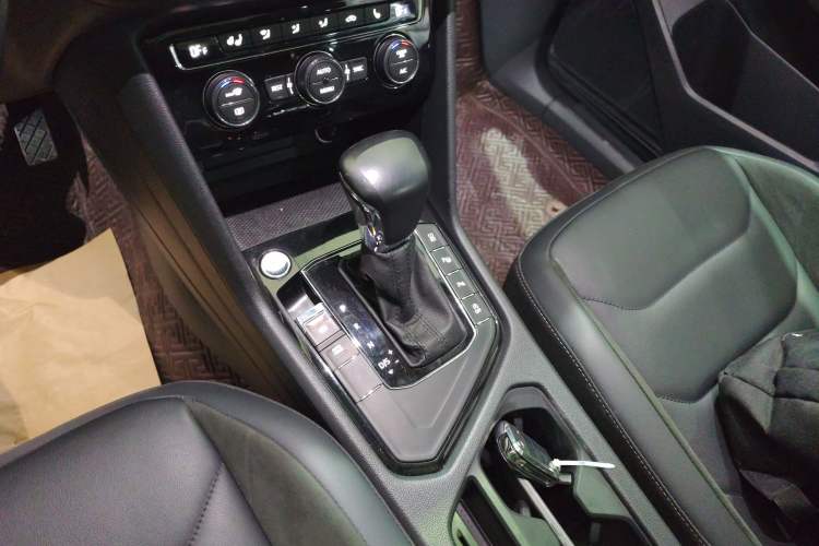 Used Volkswagen Tiguan L 2019 330TSI Automatic Two-Wheel Drive Smart Luxury Version China VI Standard