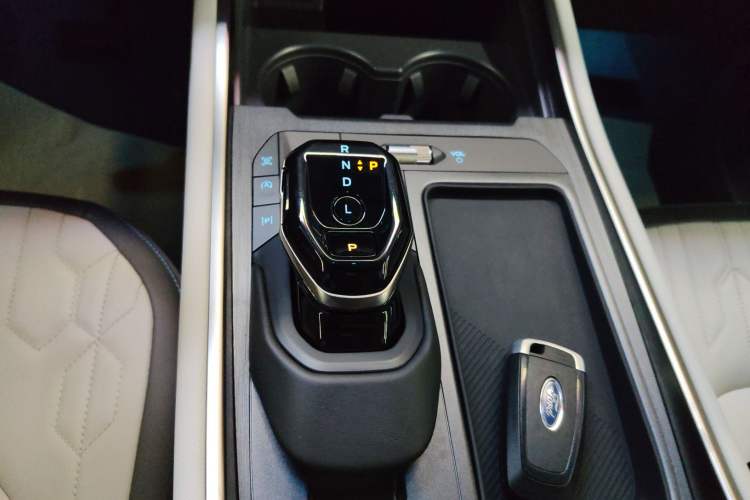 Used Ford Edge 2023 Ford Explorer L 2.0T EcoBoost Two-Wheel Drive 7-Seater Luxury Model
