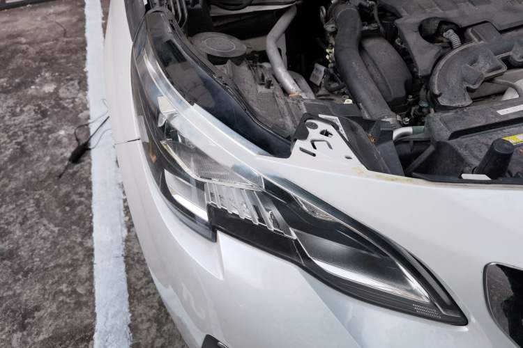 Used Peugeot 4008 2017 350THP Elite Edition Right Front Headlight