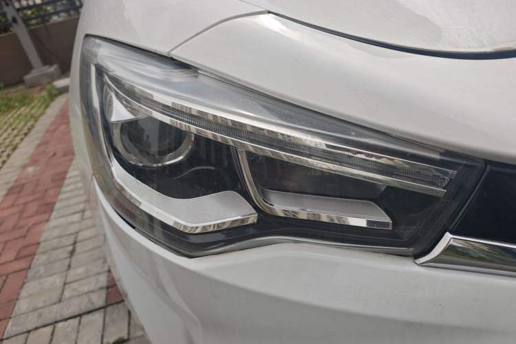 Used JAC Group Refine S7 2017 1.5T Automatic Comfort Model Right Front Headlight