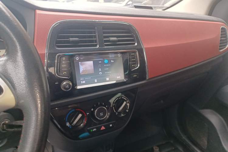 Used Oshan Olisway 2015 X6 1.4L Manual Mount Everest Edition