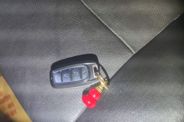 Used Chevrolet Captiva 2015 2.4L 4x4 Flagship Edition 7-Seater
