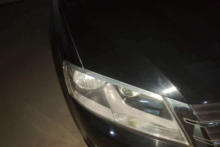 Used Volkswagen Lavida 2013 1.6L Automatic Comfort Edition Right Front Headlight