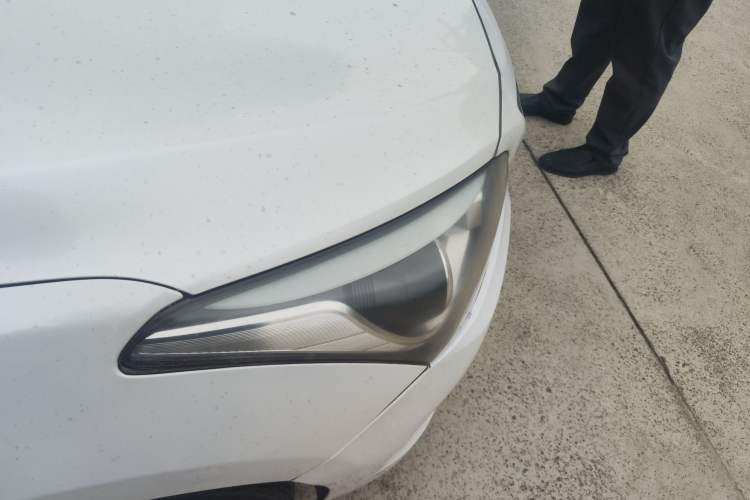 Used Hyundai Mistra 2014 1.8L Automatic Smart GLS Right Front Headlight