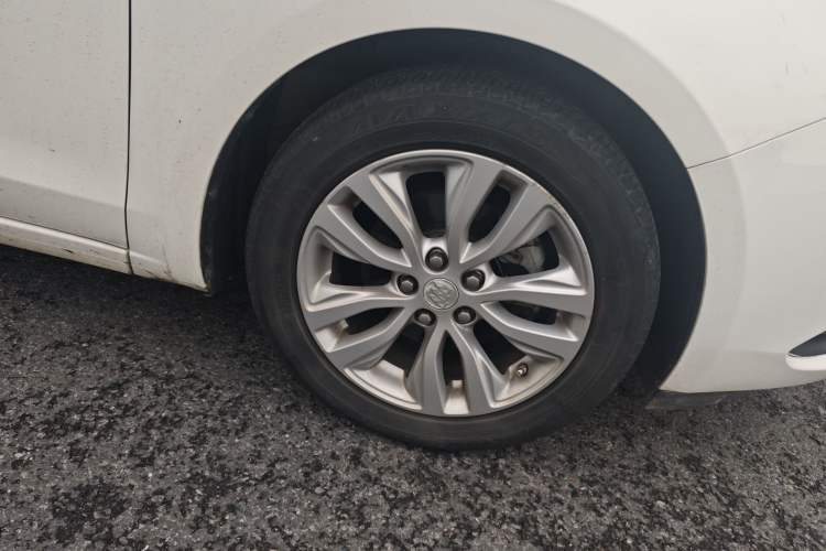 Used Buick GT 2021 Revised Version Flagship 1.5L Automatic Elite Edition Right Front Wheel Hub