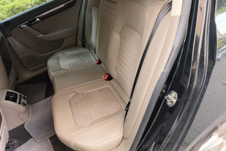 Used Volkswagen Magotan 2015 2.0 TSI Prestige Model Left Rear Seat