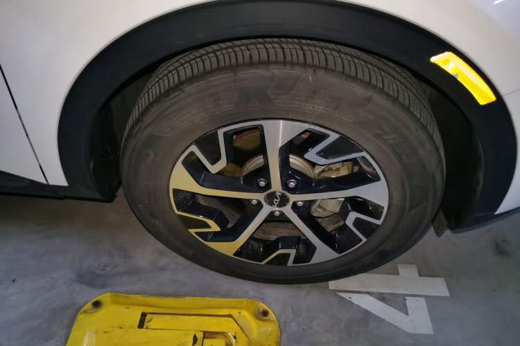 Used Kia Sportage (Chinese Domestic Model) 2023 1.5T Two-Wheel Drive Prestige Edition Right Front Wheel Hub