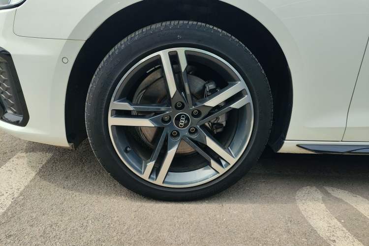 Used Audi A4L 2022 40 TFSI Luxury Dynamic Model