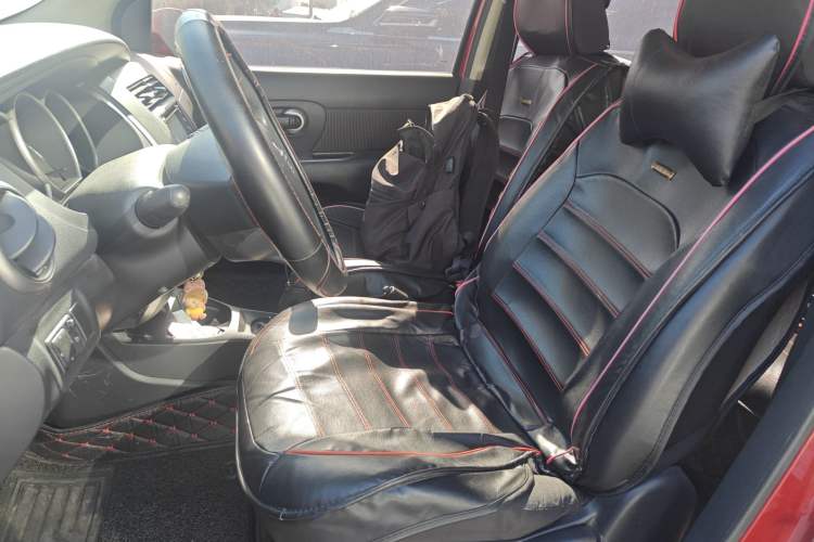 Used Nissan Livina 2010 Jingrui Edition 1.6L Manual Standard Model Left Front Seat