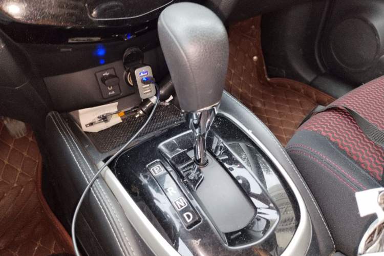 Used Nissan Qashqai 2016 2.0L CVT Elite Edition Gear Lever