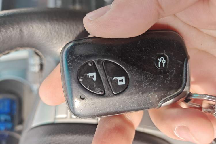 Used BYD S6 2012 2.0L Manual Luxury Version
