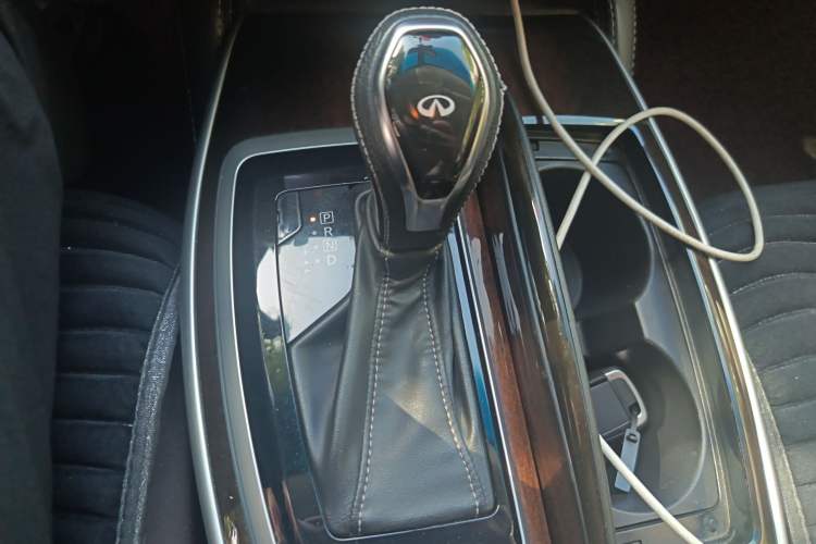 Used Infiniti QX60 2016 2.5 S/C Hybrid Two-Wheel-Drive Excellence Edition China V Standard