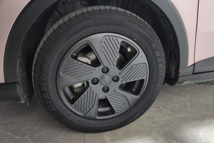 Used Geometry E Firefly 2024 401 km Fluorescent Exterior 4