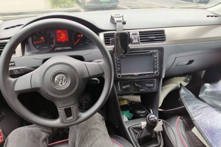 Used Volkswagen Santana 2013 1.6L Manual Comfort Edition Audio And AC Panel