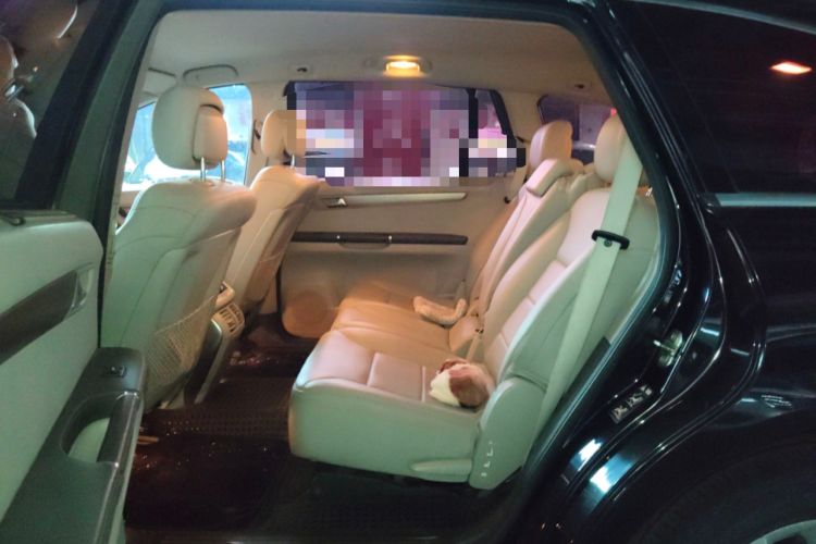 Used Mercedes-Benz R-Class 2011 R 300 L Business Model Left Rear Seat