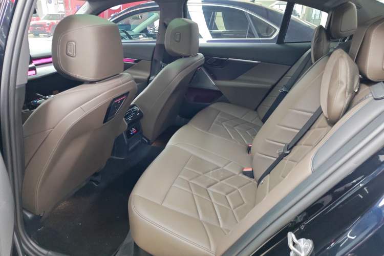 Used BMW i5 2024 eDrive 35L M Sport Package