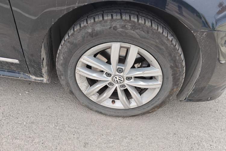 Used Volkswagen Passat 2016 330TSI DSG Luxury Edition Right Front Wheel Hub