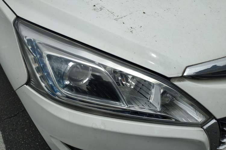 Used Luxgen U6 SUV 2014 1.8T ZhiZun Model
