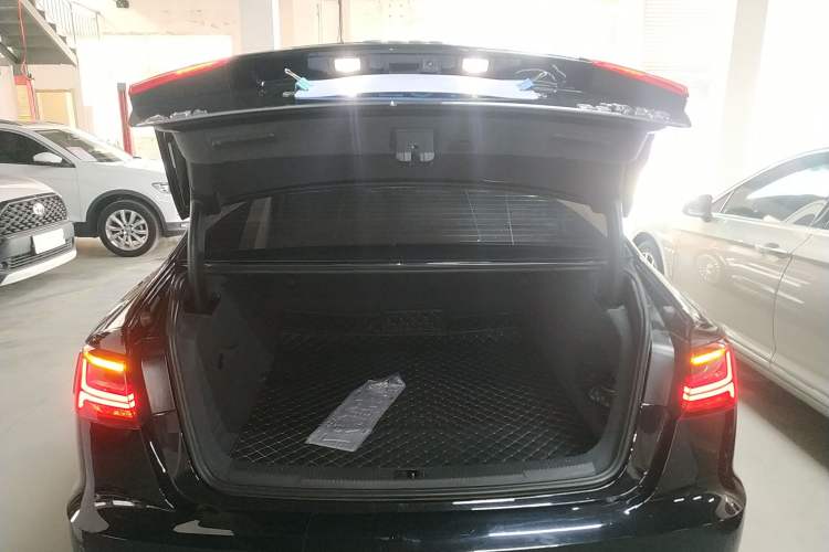 Used Audi A6L 2018 30th Anniversary Edition 35 TFSI Fashion Model