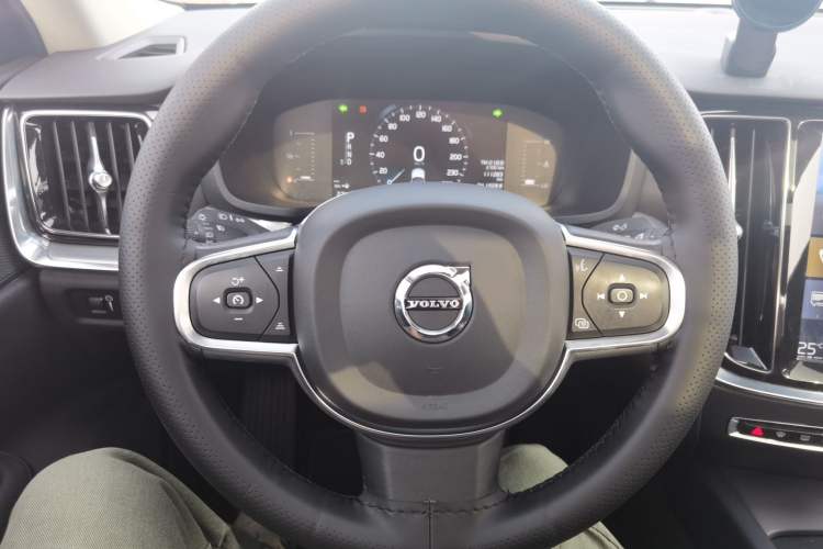 Used Volvo S60 2020 T4 Zhiyi Luxury Edition
