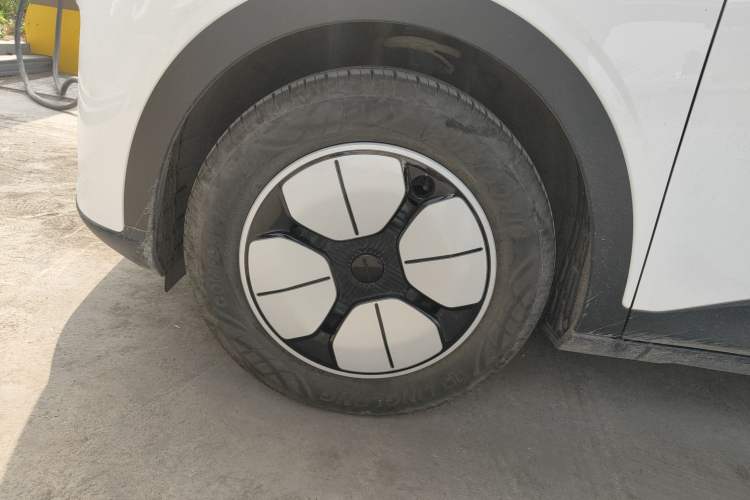 Used Geely Galaxy Geome 2025 310km Youth Edition Left Front Wheel Hub