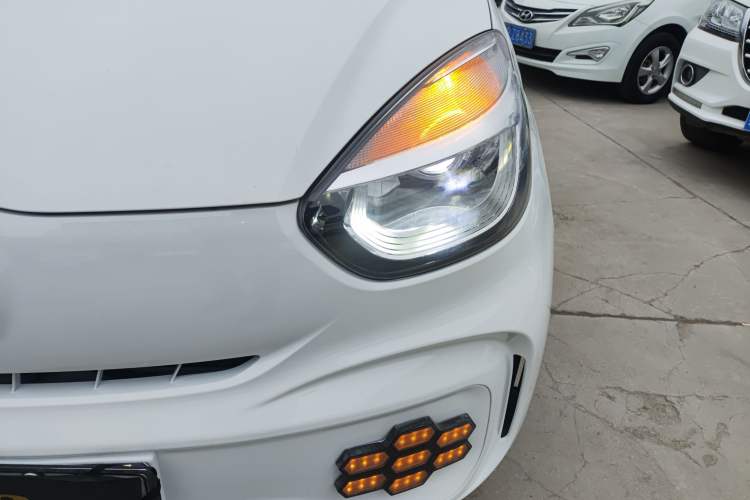 Used Roewe Clever 2021 302 km New Four-Seater Super-Efficient Version