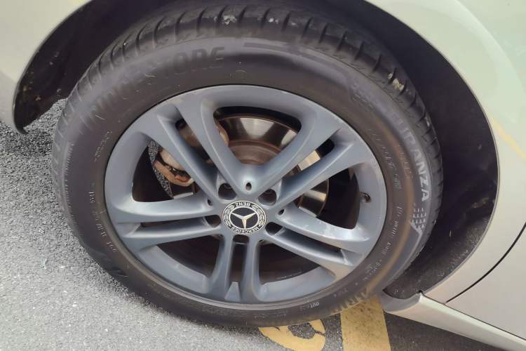 Used Mercedes-Benz A-Class 2020 A 200 L Right Rear Wheel Hub