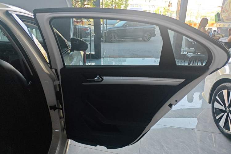 Used Volkswagen Lamando 2021 230TSI DSG Fashion Edition
