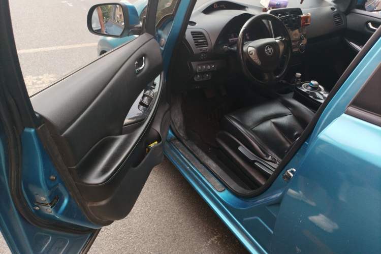 Used Venucia Leaf 2014 Navigation Version 6.6 KW
