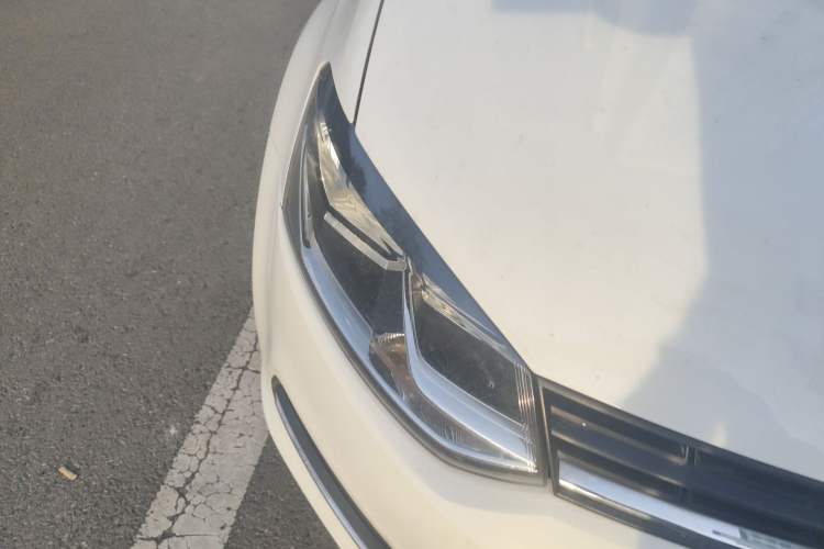 Used Volkswagen Polo 2016 1.6L Automatic Comfort Model Right Front Headlight