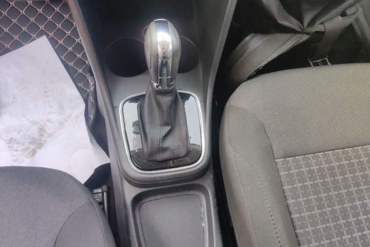 Used Volkswagen Polo 2016 1.6L Automatic Comfort Model
