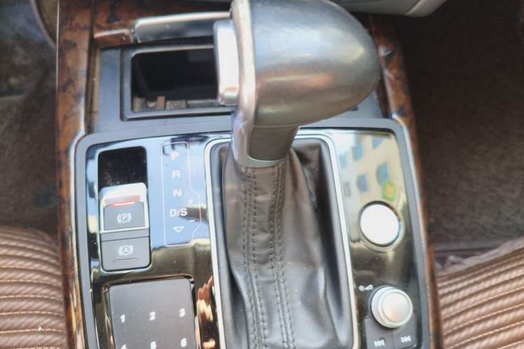 Used Audi A6L 2015 TFSI Millionth Anniversary Intelligent Model Gear Lever