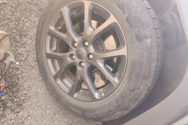 Used Jeep Cherokee 2020 2.0L Two-Wheel Drive Classic Sports Edition