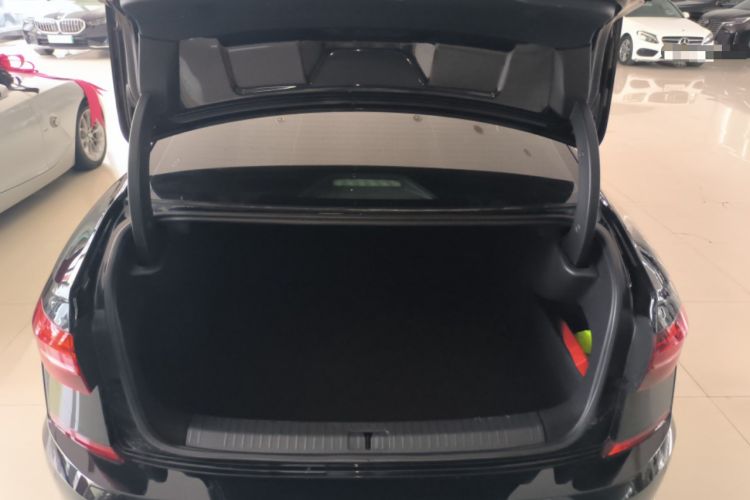 Used Volkswagen Passat 2019 330TSI Elite Edition China VI Trunk