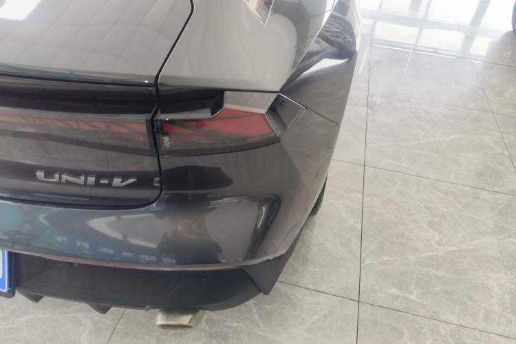 Used CHANGAN UNI-V 2023 1.5T Smart Navigation Version